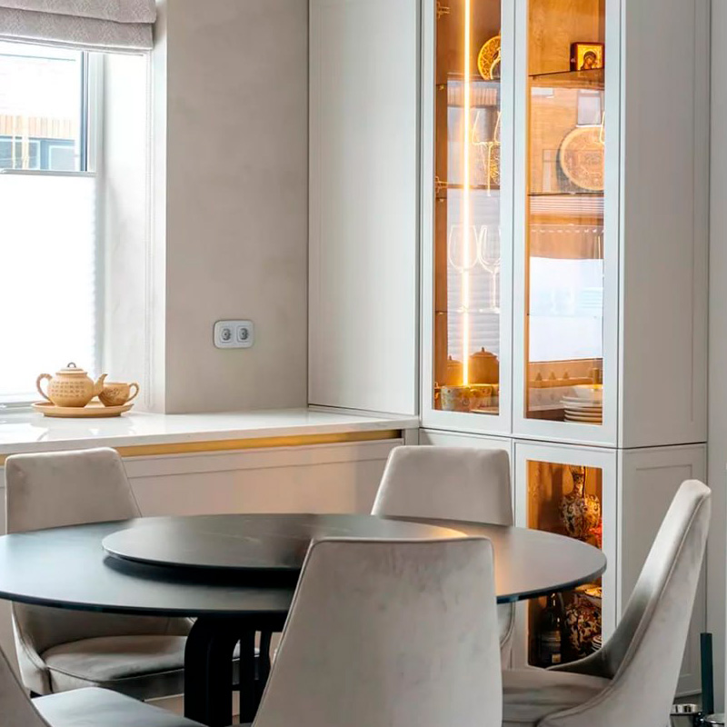 П-образная неоклассика с безумно крутой подсветкой