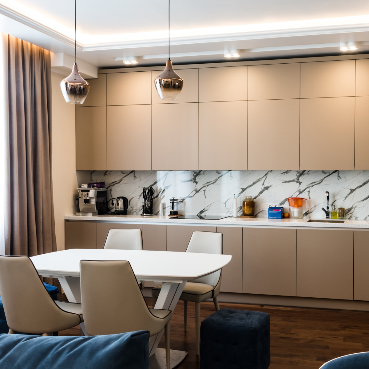 Хай-тек - полная меблировка квартиры